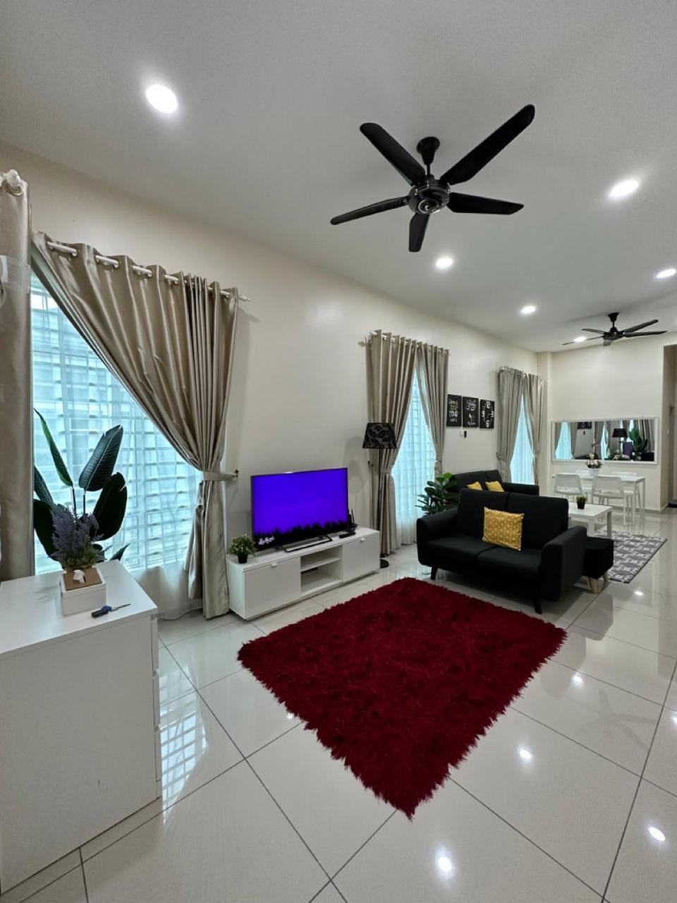 Rumahku Homestay, Taman Jasin Perdana Екстер'єр фото