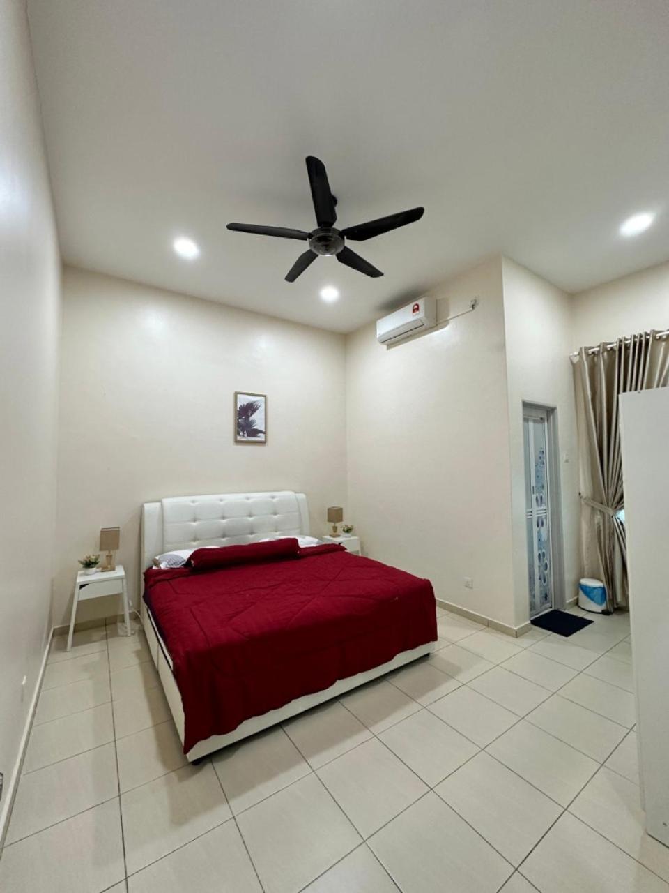 Rumahku Homestay, Taman Jasin Perdana Екстер'єр фото