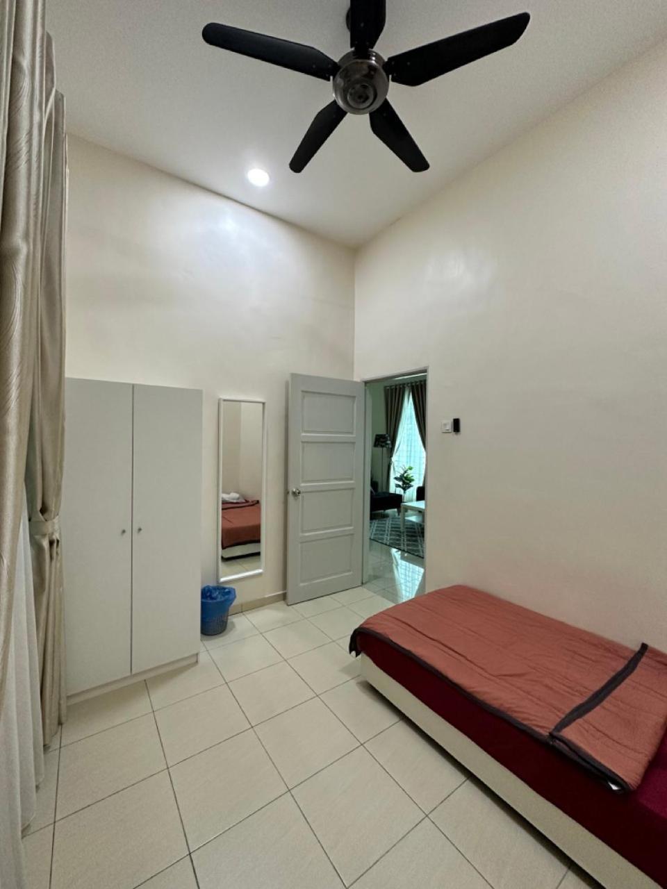 Rumahku Homestay, Taman Jasin Perdana Екстер'єр фото