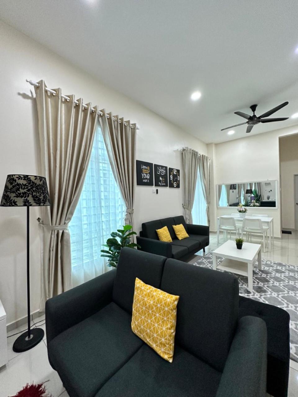 Rumahku Homestay, Taman Jasin Perdana Екстер'єр фото
